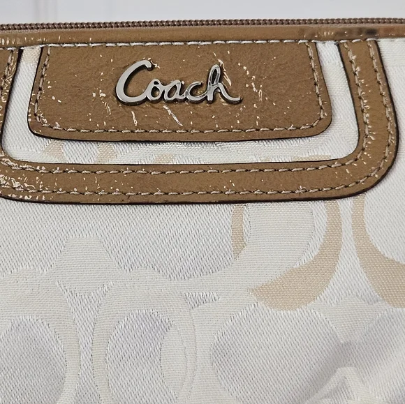Coach NWT Soho Optic Wristlet - Picture 2 of 8